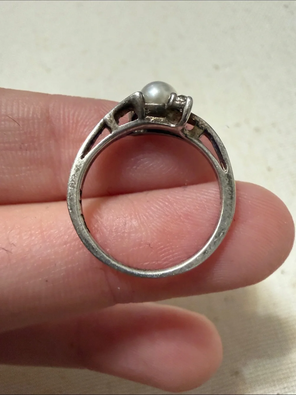 Classic Sterling silver 925 Pearl Accent Ring size 4